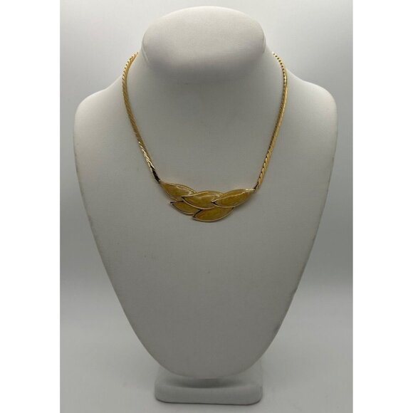 Napier Necklace Beige Enamel On Gold-tone Metal Choker Spring Ring Vintage 16 In - Picture 3 of 6